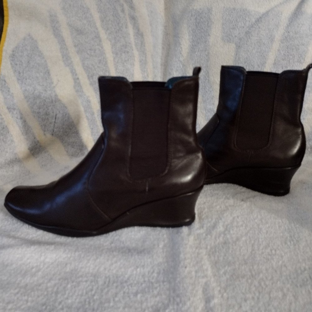 Kenneth Cole Wedged Booties